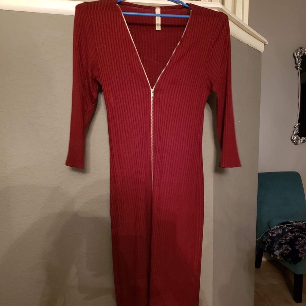 Long burgundy zip up dress